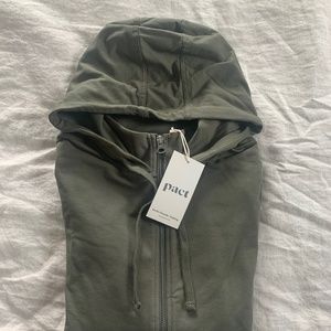 NWT Pact Grape Leaf The Studio Snug-Fit Zip Hoodie